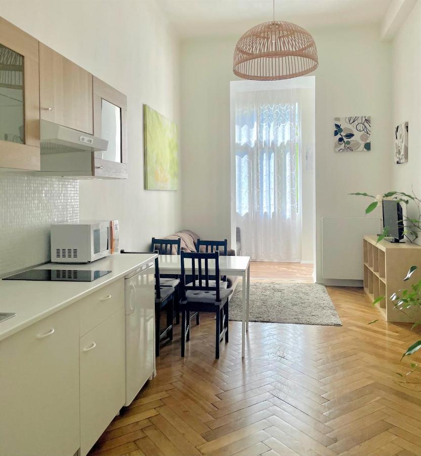 Gallys Apartments ปราก ภายนอก รูปภาพ