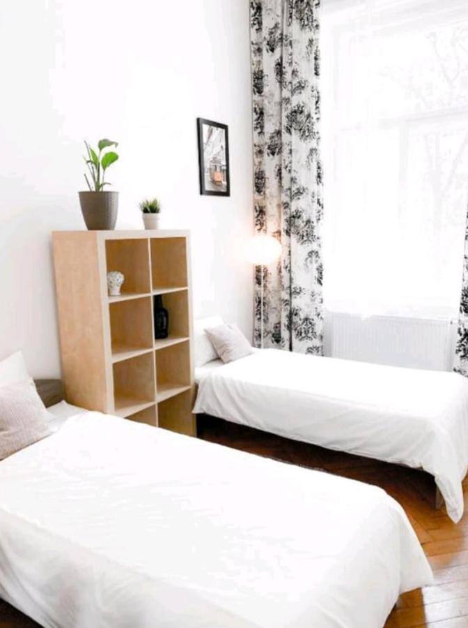 Gallys Apartments ปราก ภายนอก รูปภาพ